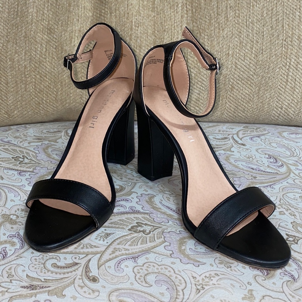 NWOB Madden Girl Women’s Beella Sandal